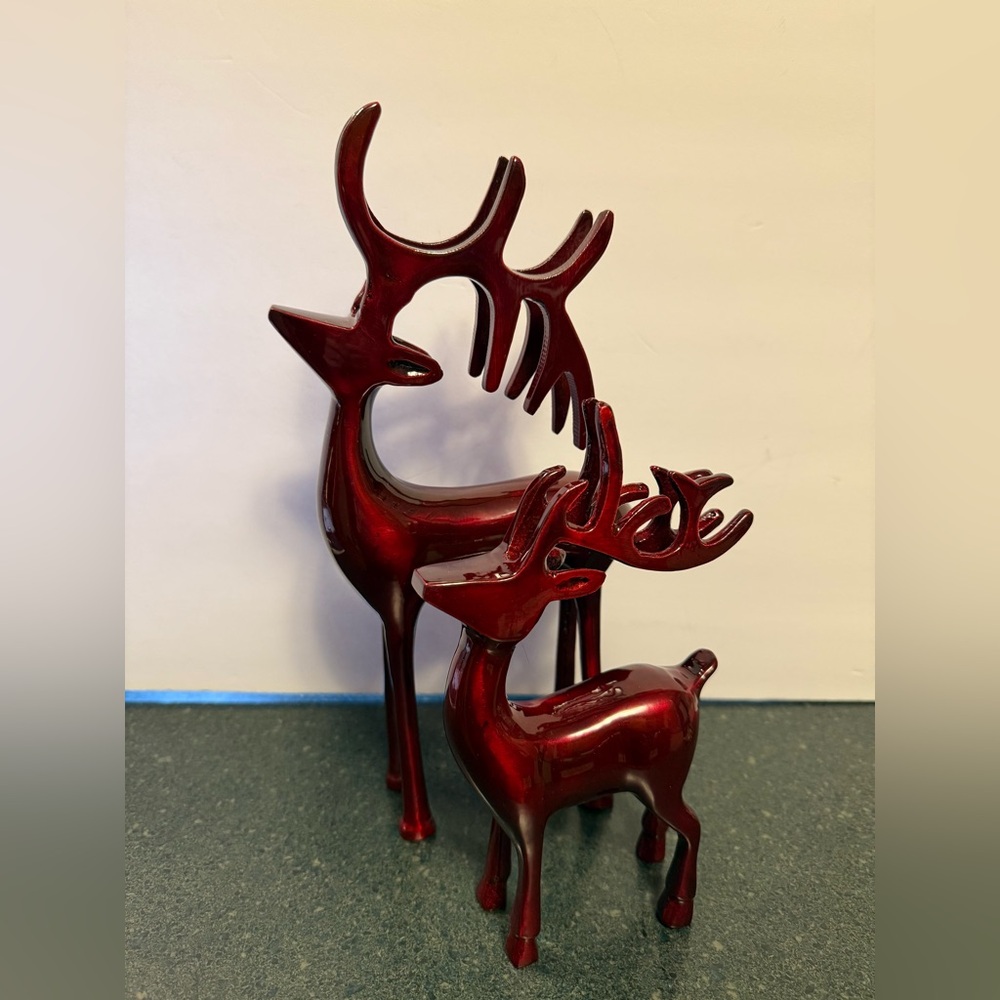 Set of 2 Unbranded (12” & 8”) Reindeer Metallic Red Metal Holiday Decor